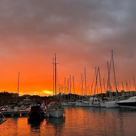 Bateau-hôtel Escapade Antiboise Avec Parking Inclus Antibes
